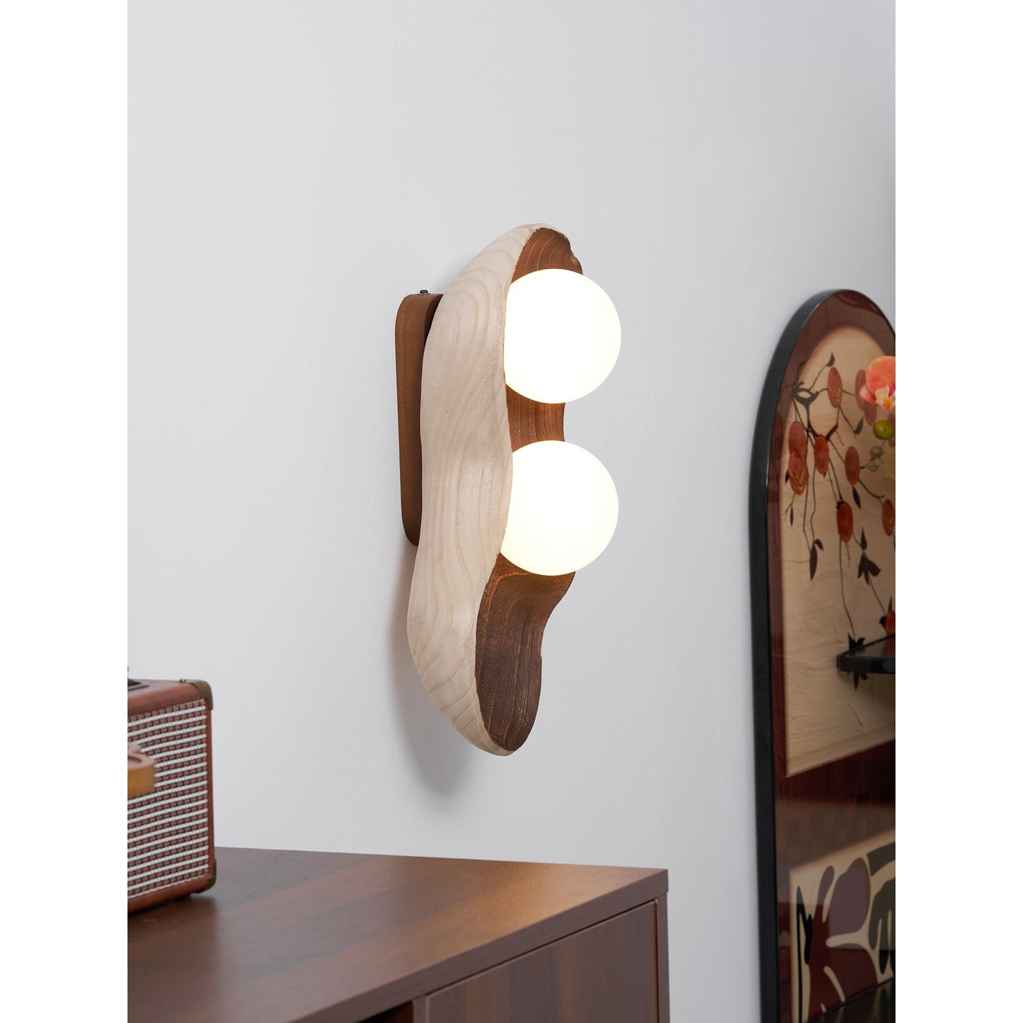 Pea Wall Lamp