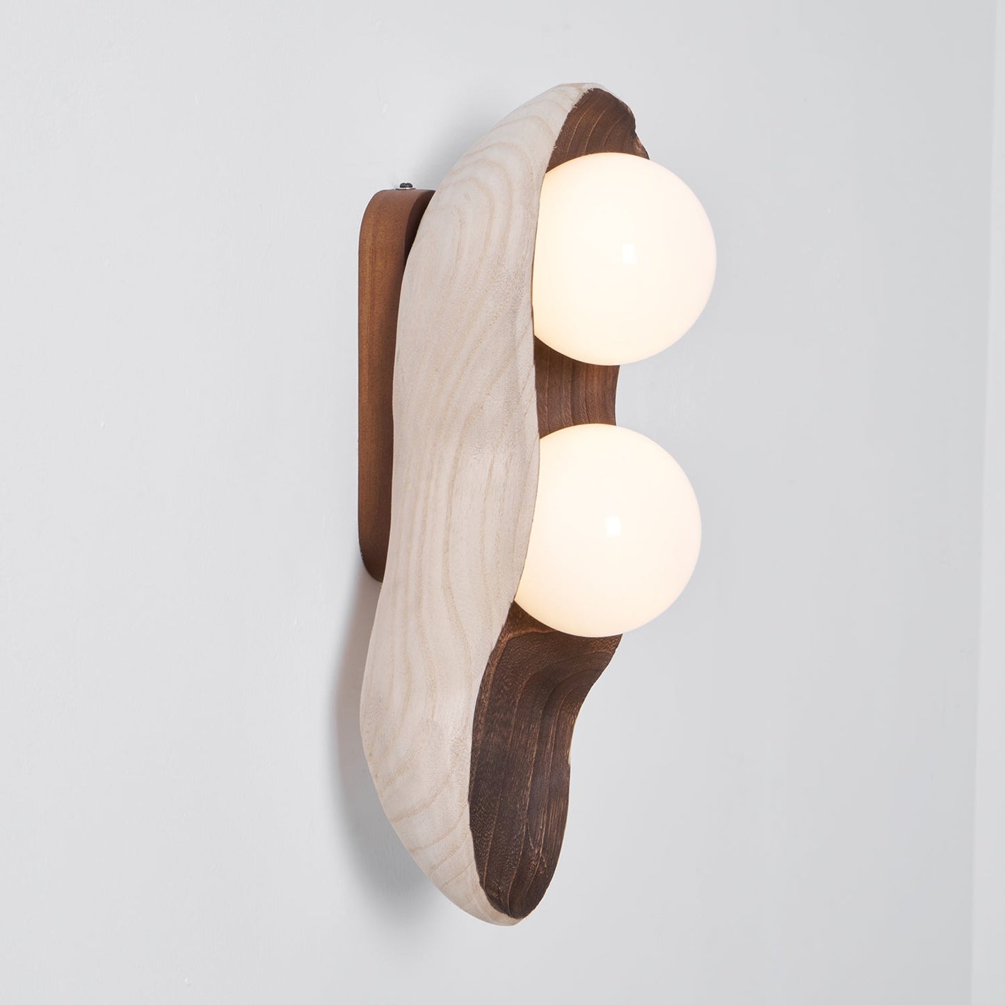Pea Wall Lamp