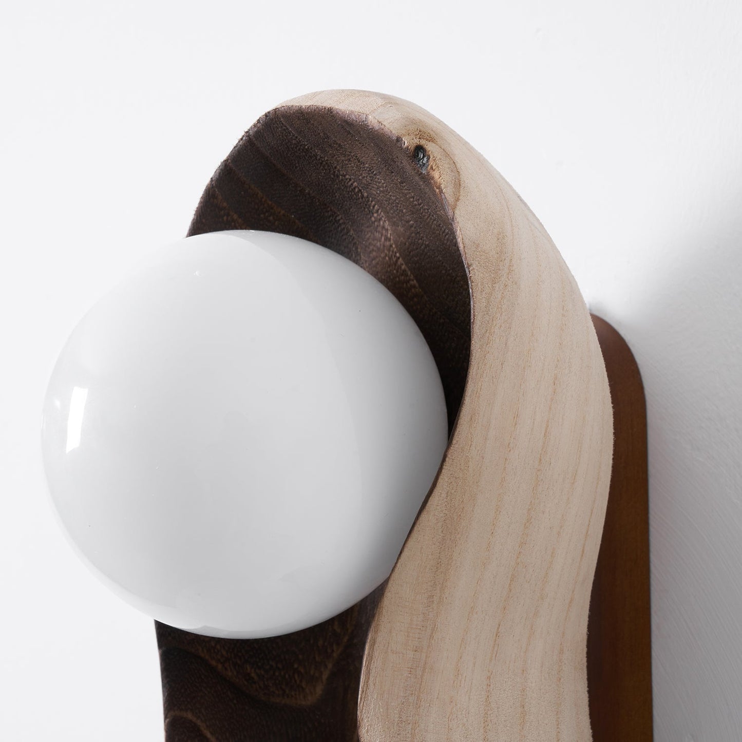 Pea Wall Lamp