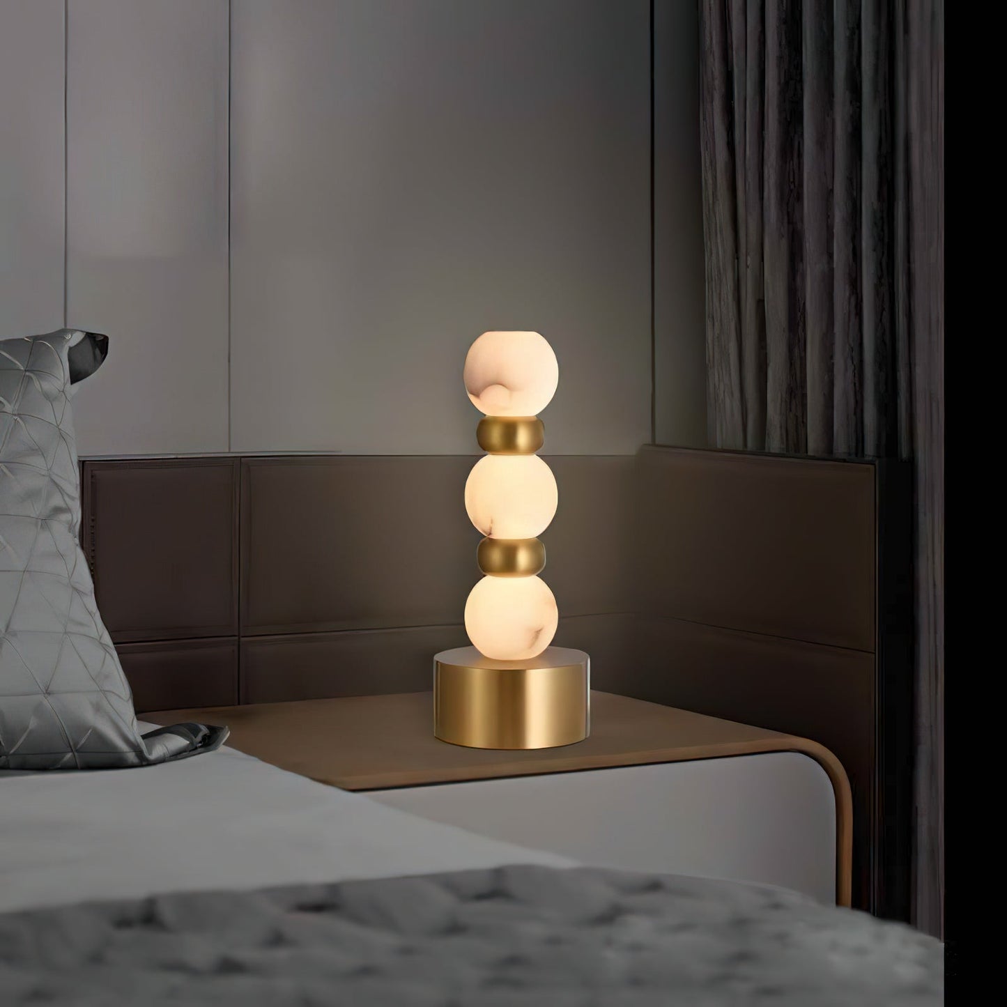 Pearl Xyx Alabaster Table Lamp