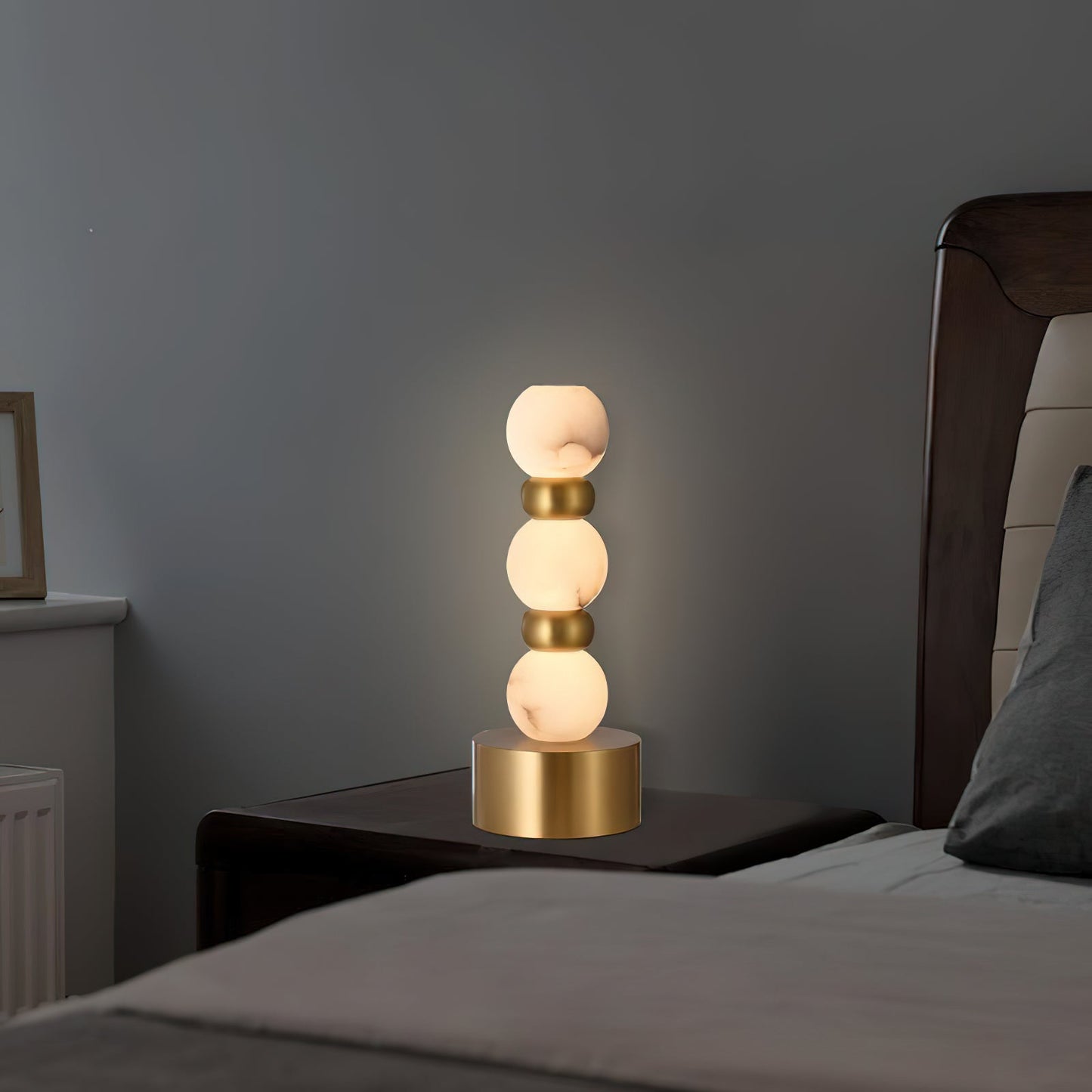 Pearl Xyx Alabaster Table Lamp