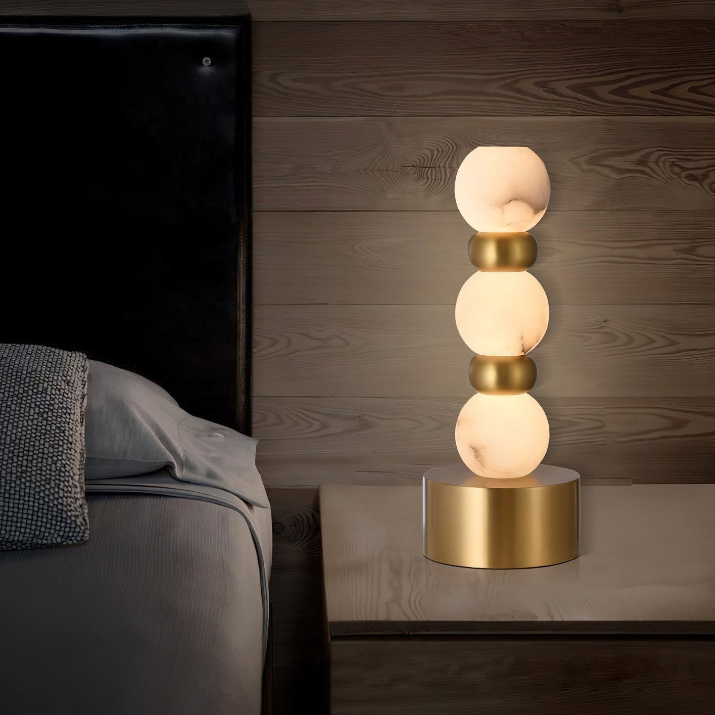 Pearl Xyx Alabaster Table Lamp