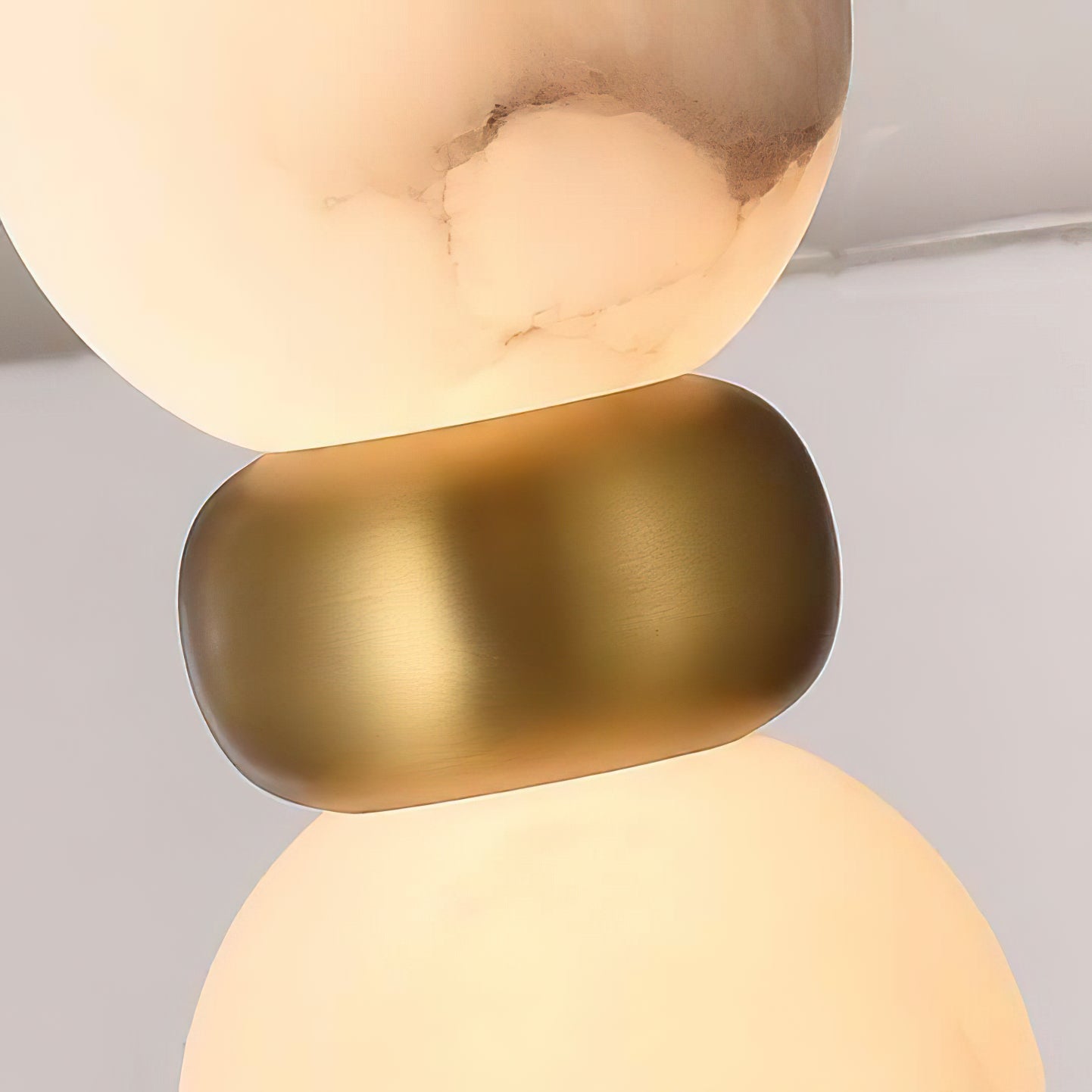 Pearl Xyx Alabaster Table Lamp