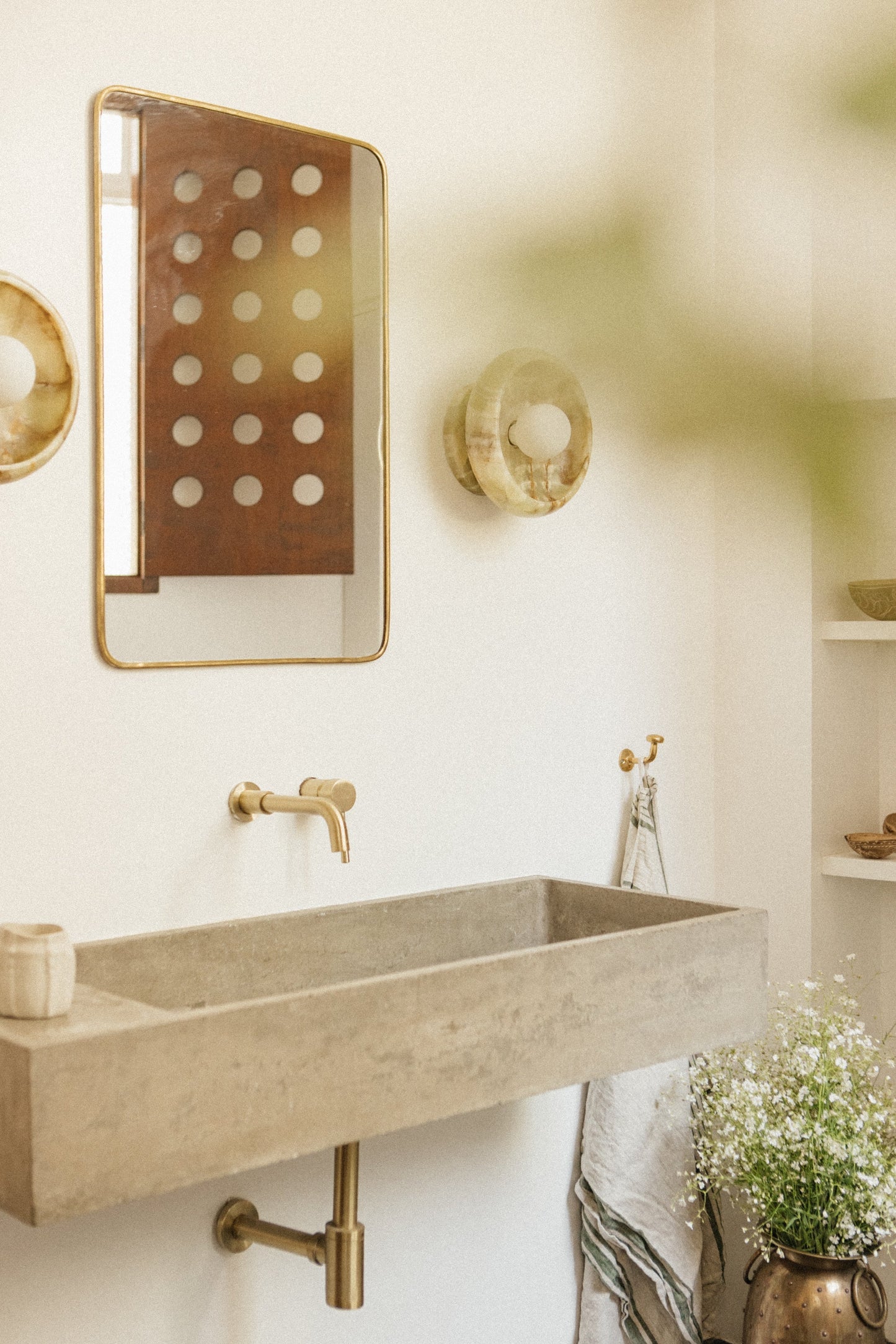 Piedra Marble Wall Lamp