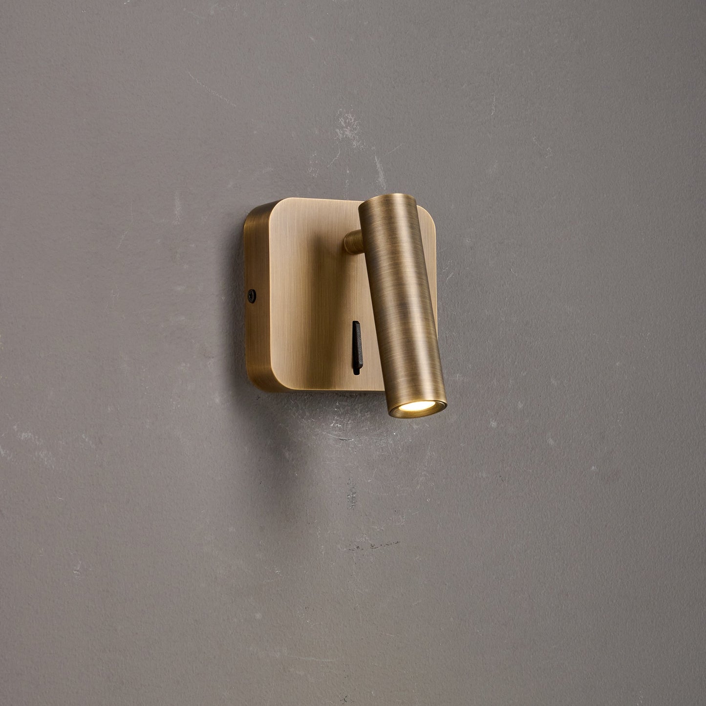 Prea Wall Lamp
