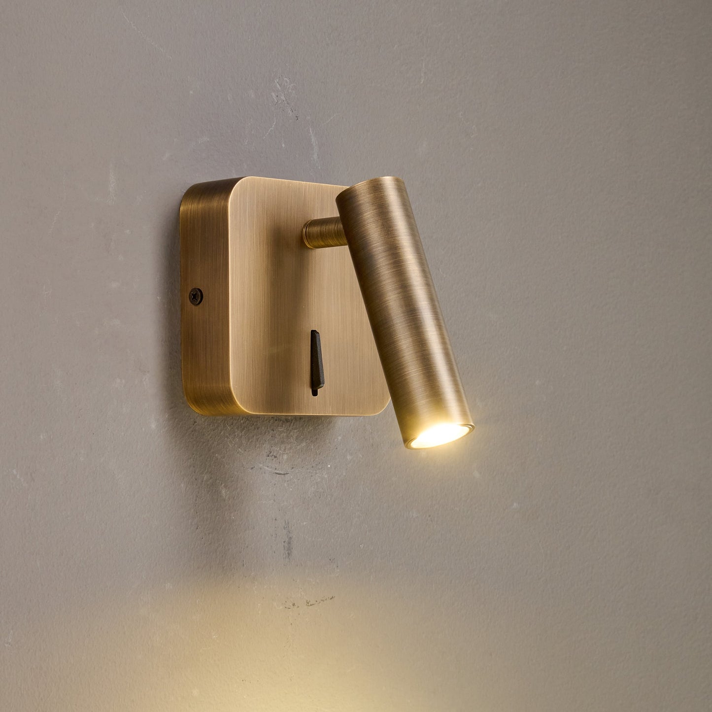 Prea Wall Lamp
