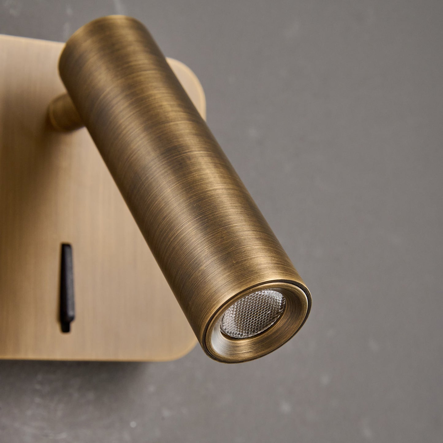 Prea Wall Lamp