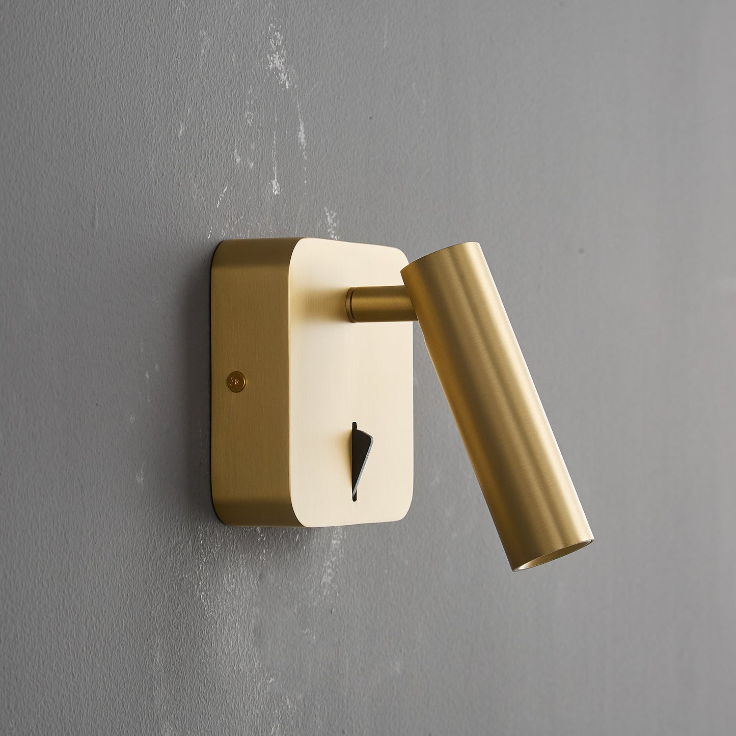 Prea Wall Lamp