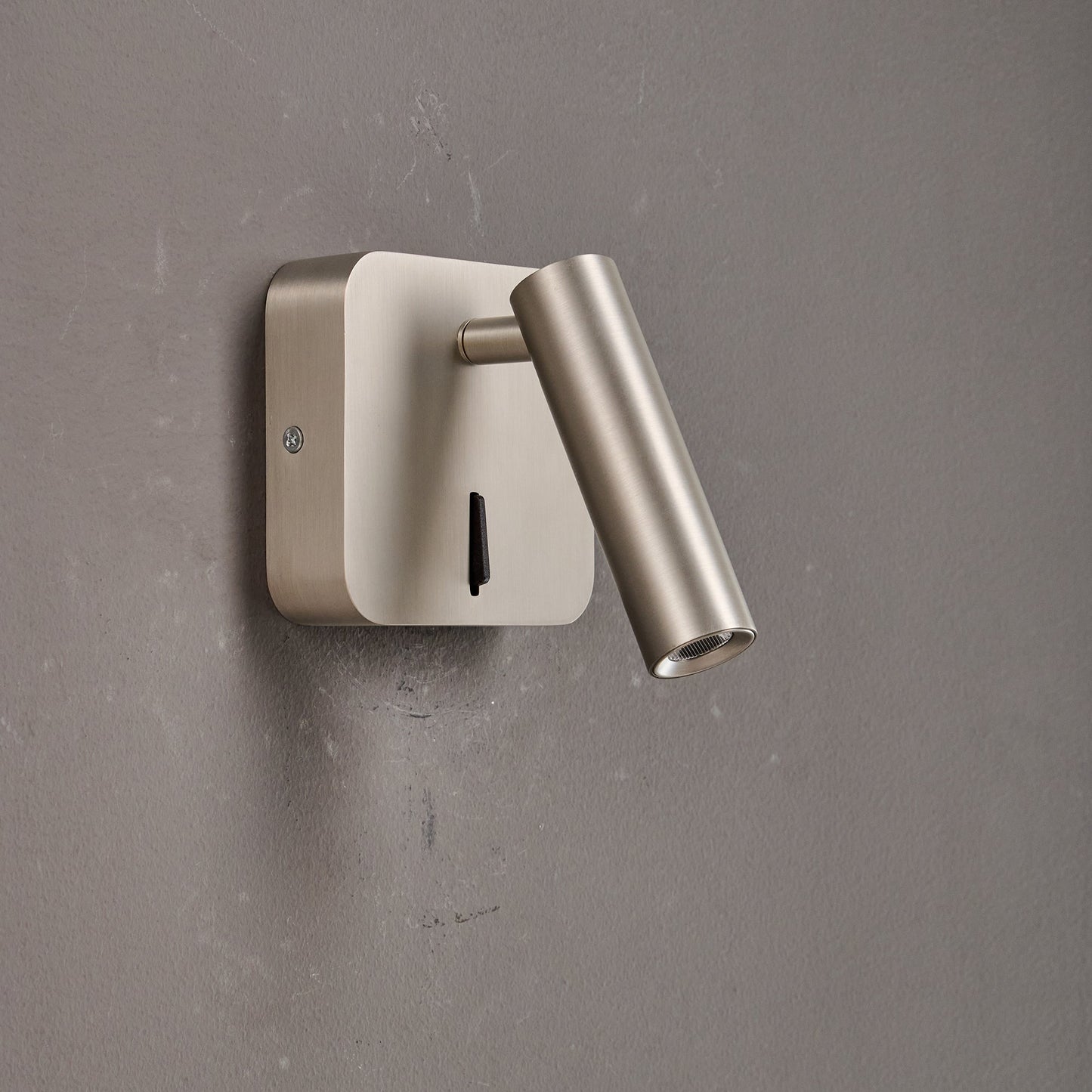 Prea Wall Lamp