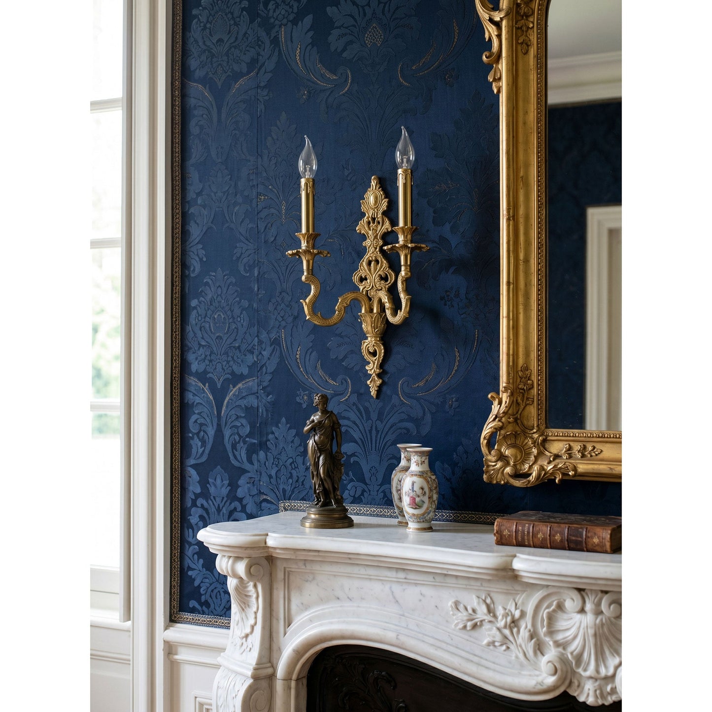 Royal Bee Wall Sconce