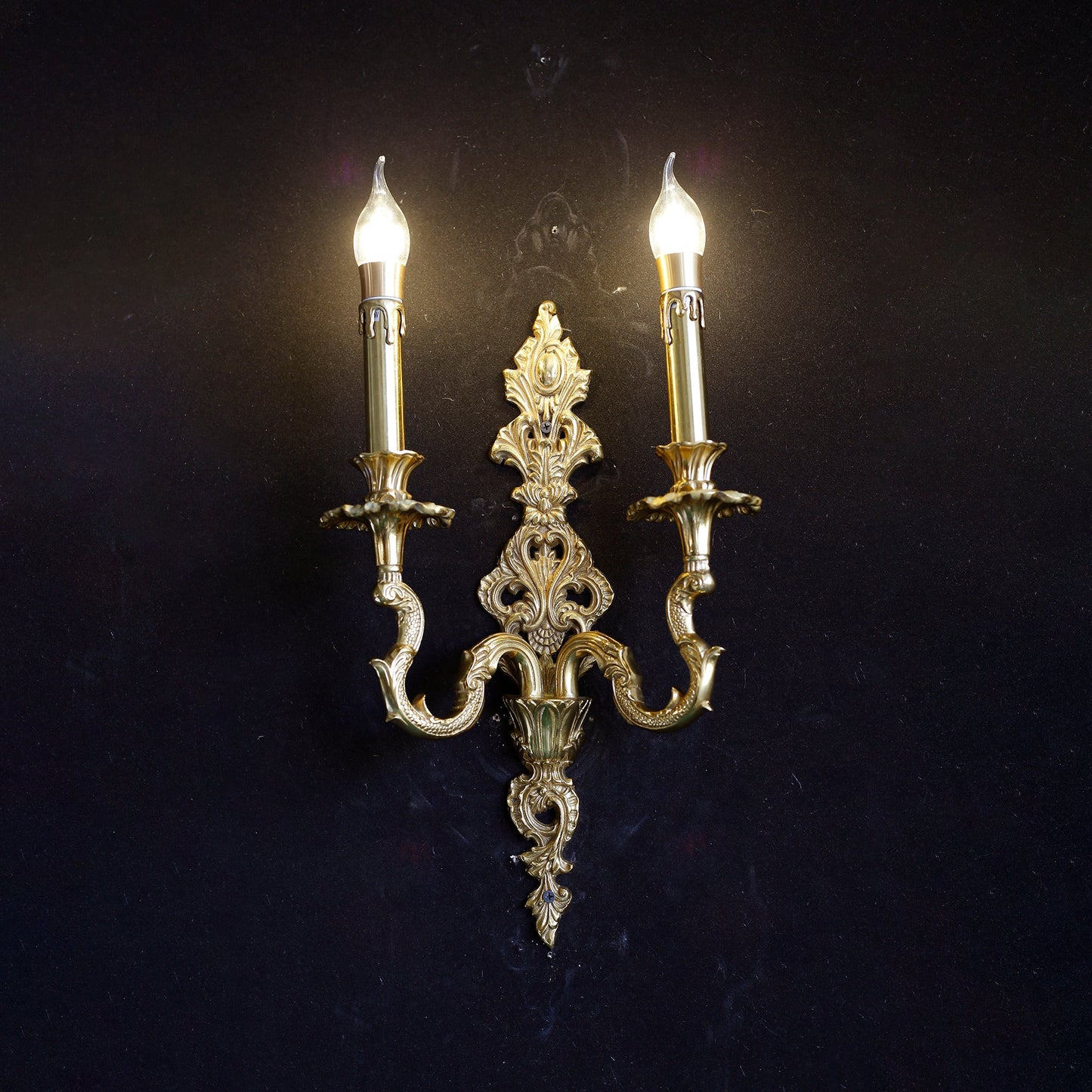 Royal Bee Wall Sconce