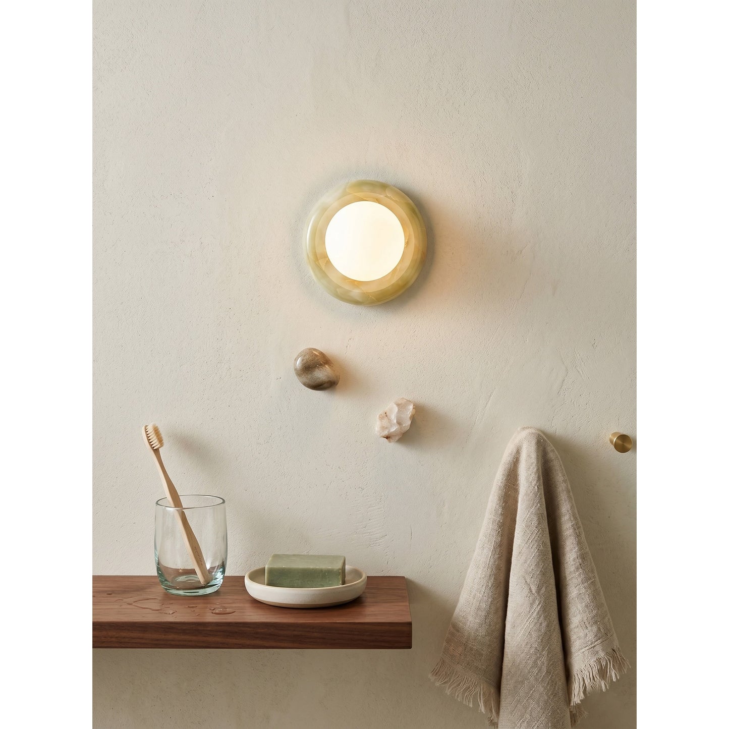 Novi Onyx Wall Lamp