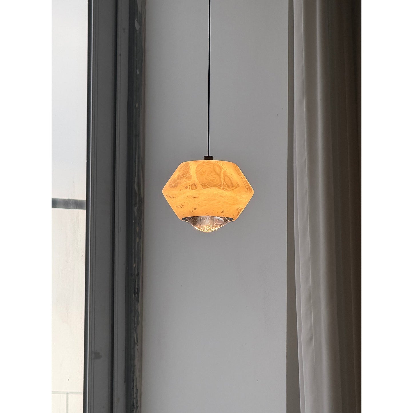 Diamante Alabaster Pendant Lamp