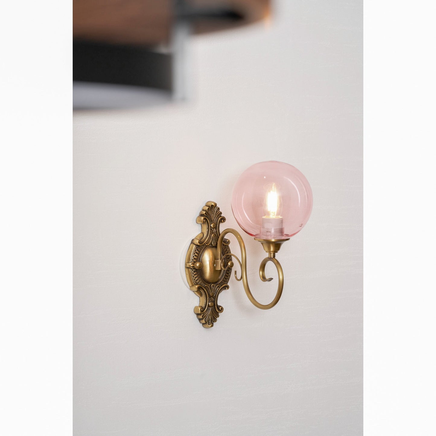 Evelyn Glass Wall Lamp