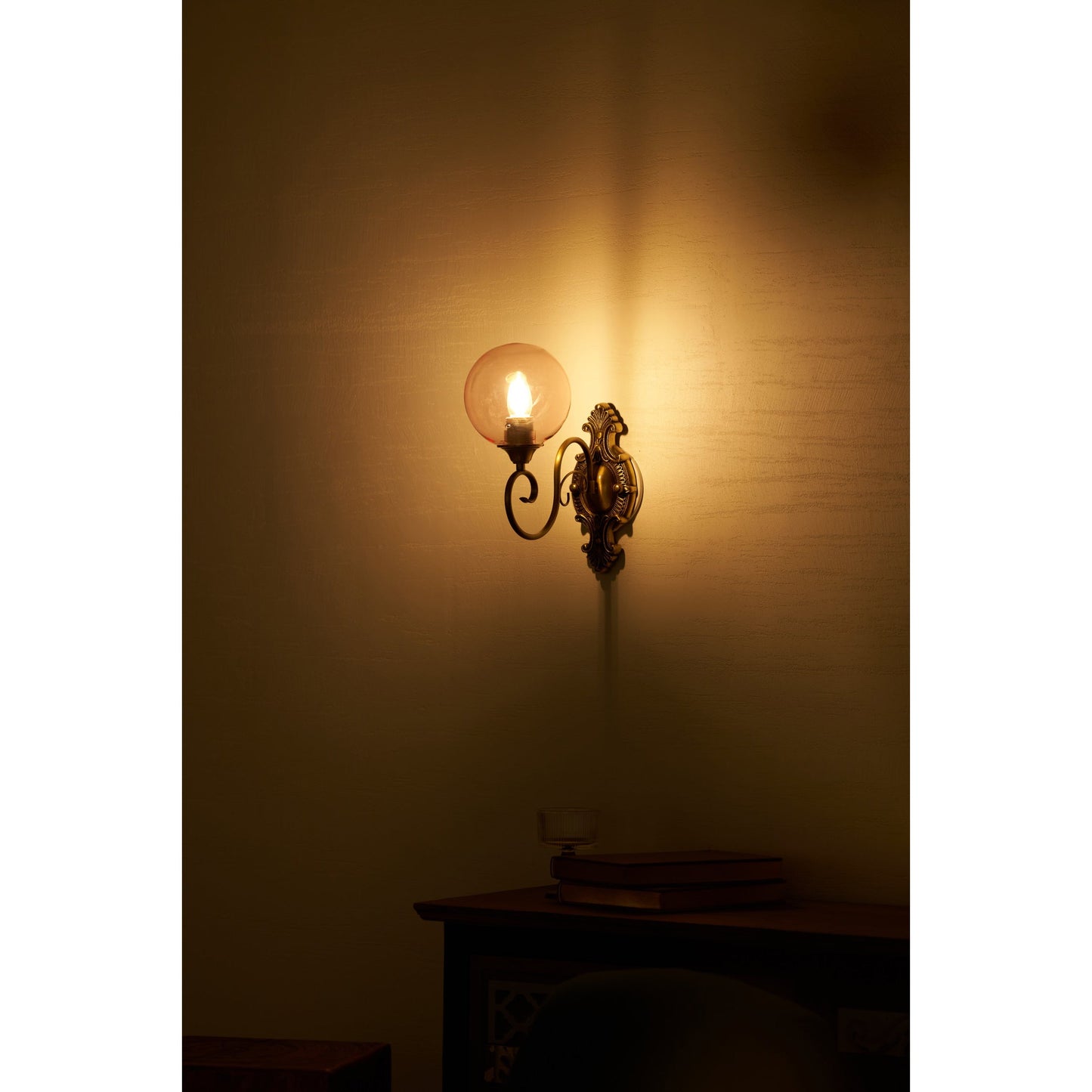 Evelyn Glass Wall Lamp