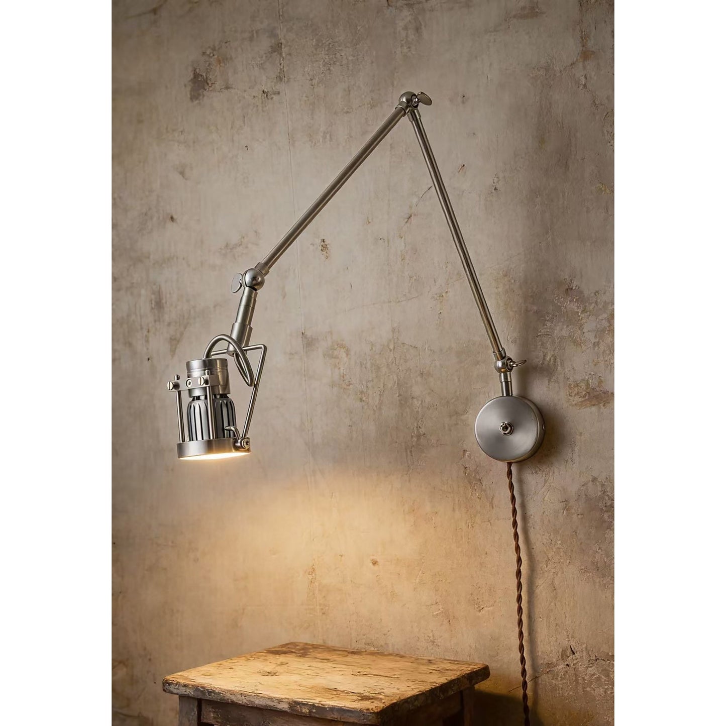 Reznor Plug-in Wall Sconce
