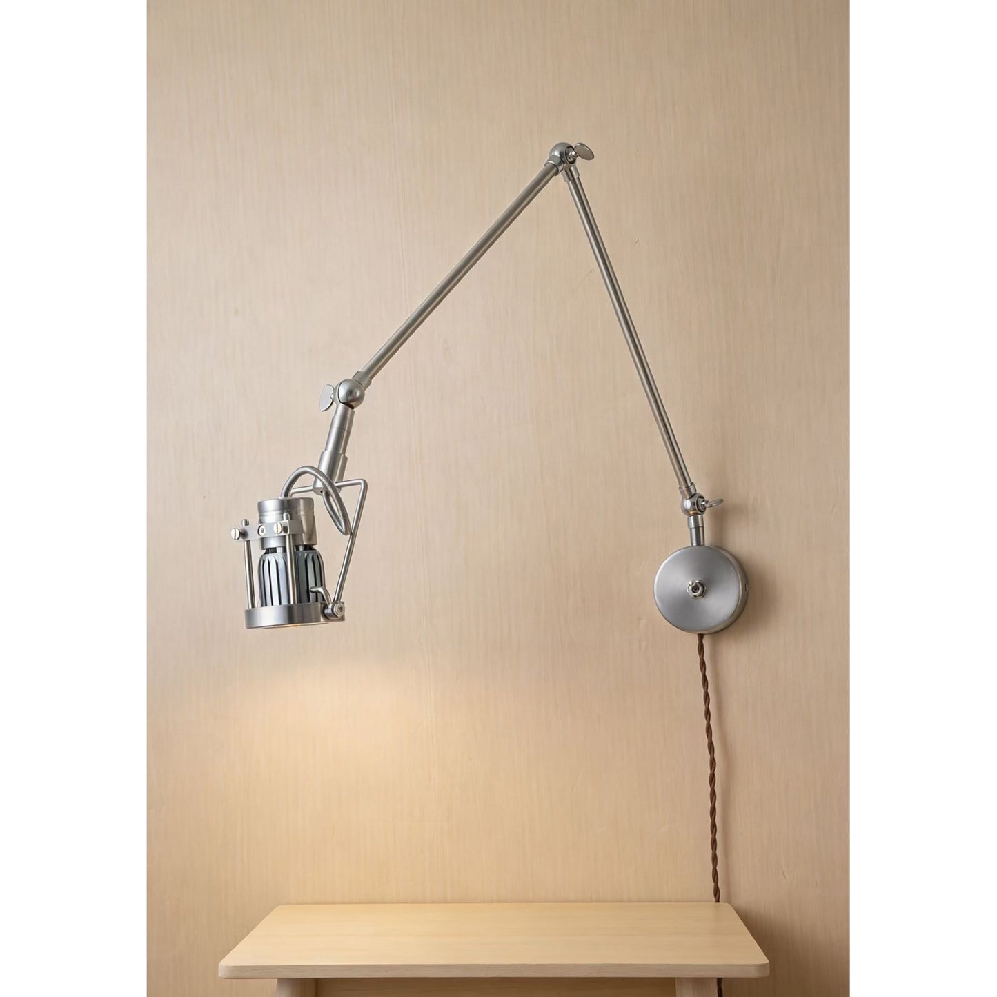 Reznor Plug-in Wall Sconce