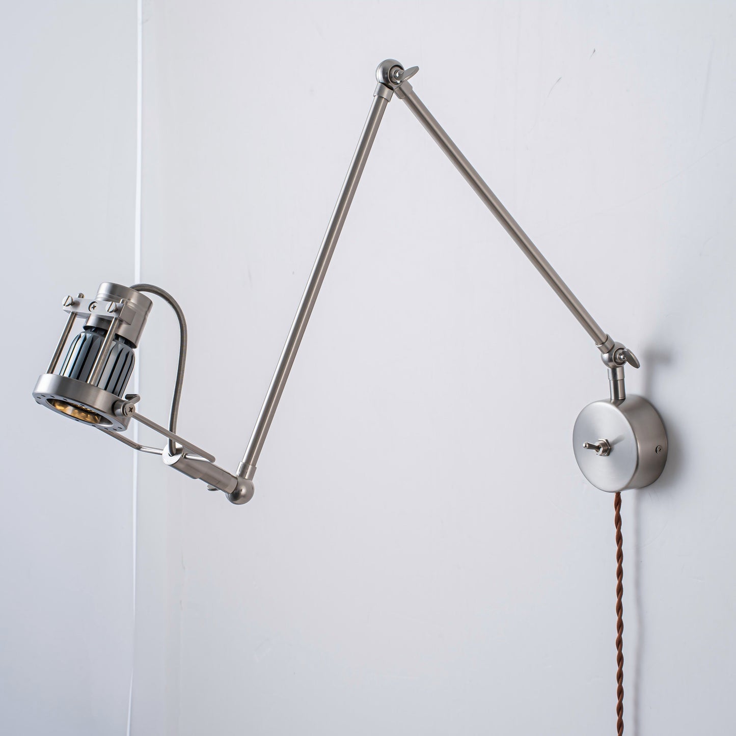 Reznor Plug-in Wall Sconce