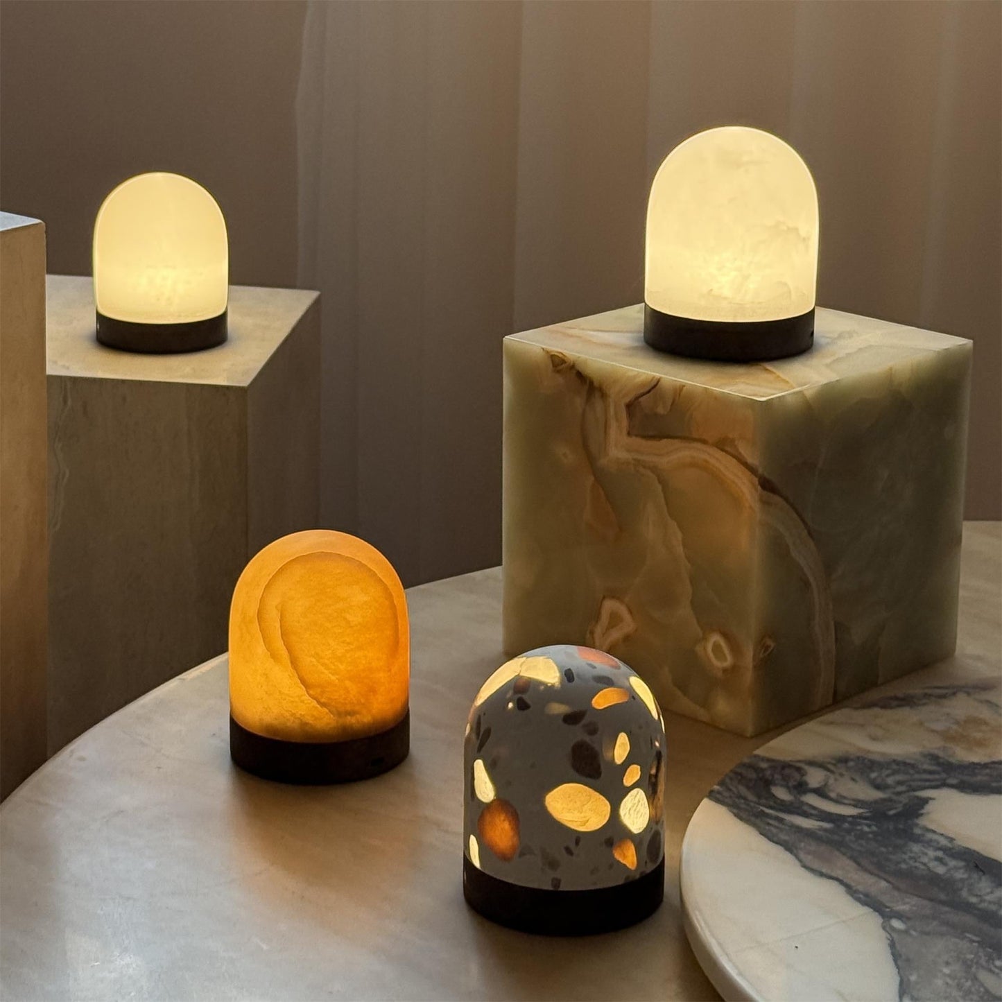 Roger Cordless Table Lamp (Built-in Battery)
