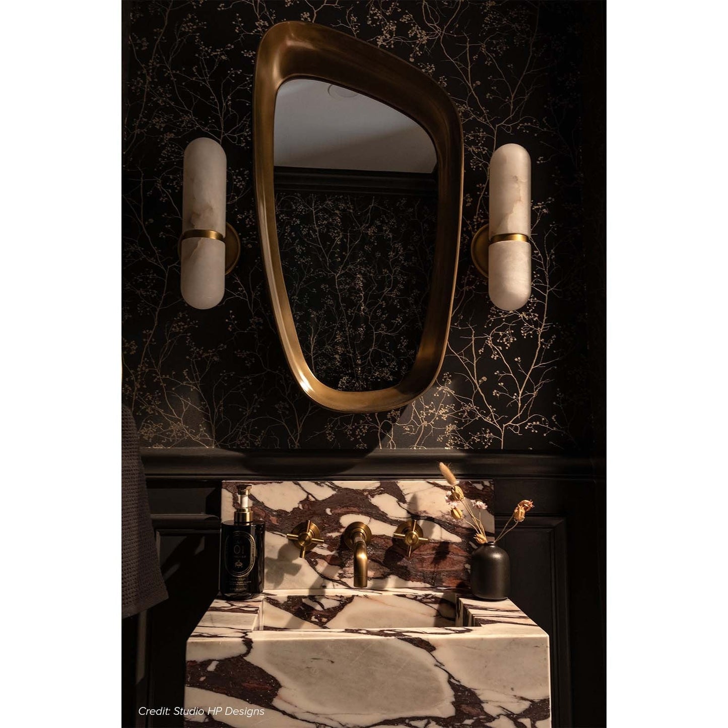 Salon Alabaster Wall Lamp