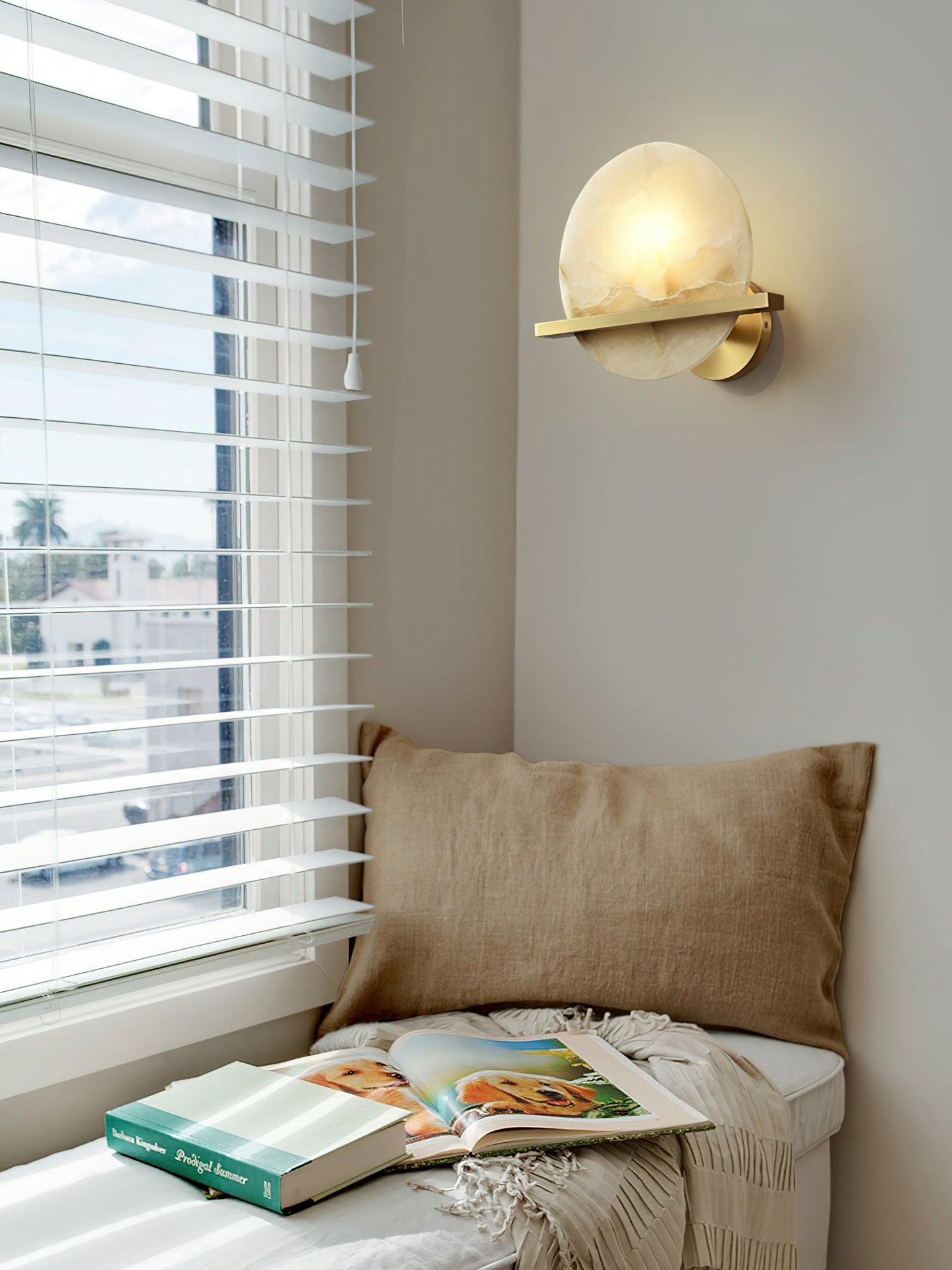 Savion Alabaster Wall Lamp