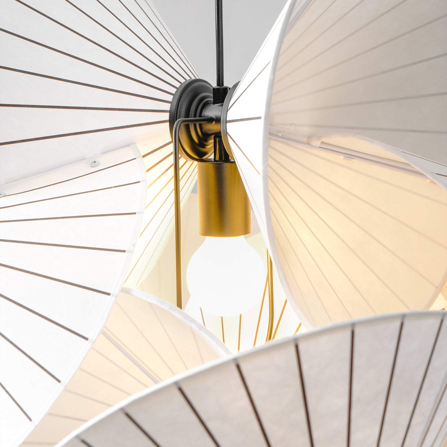 Serpentine Pendant Light