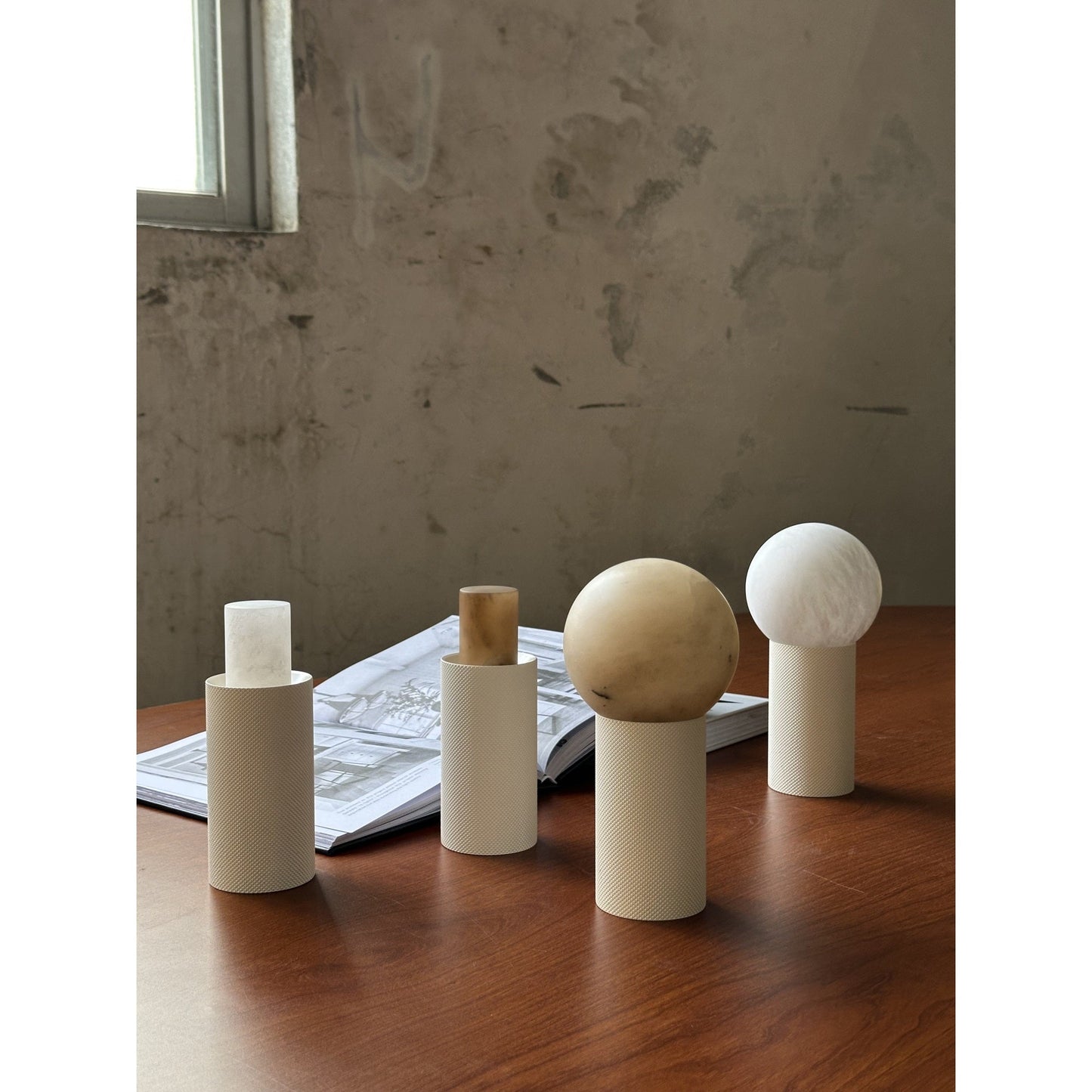 Cordless Alabaster Table Lamp (Built-in Battery)