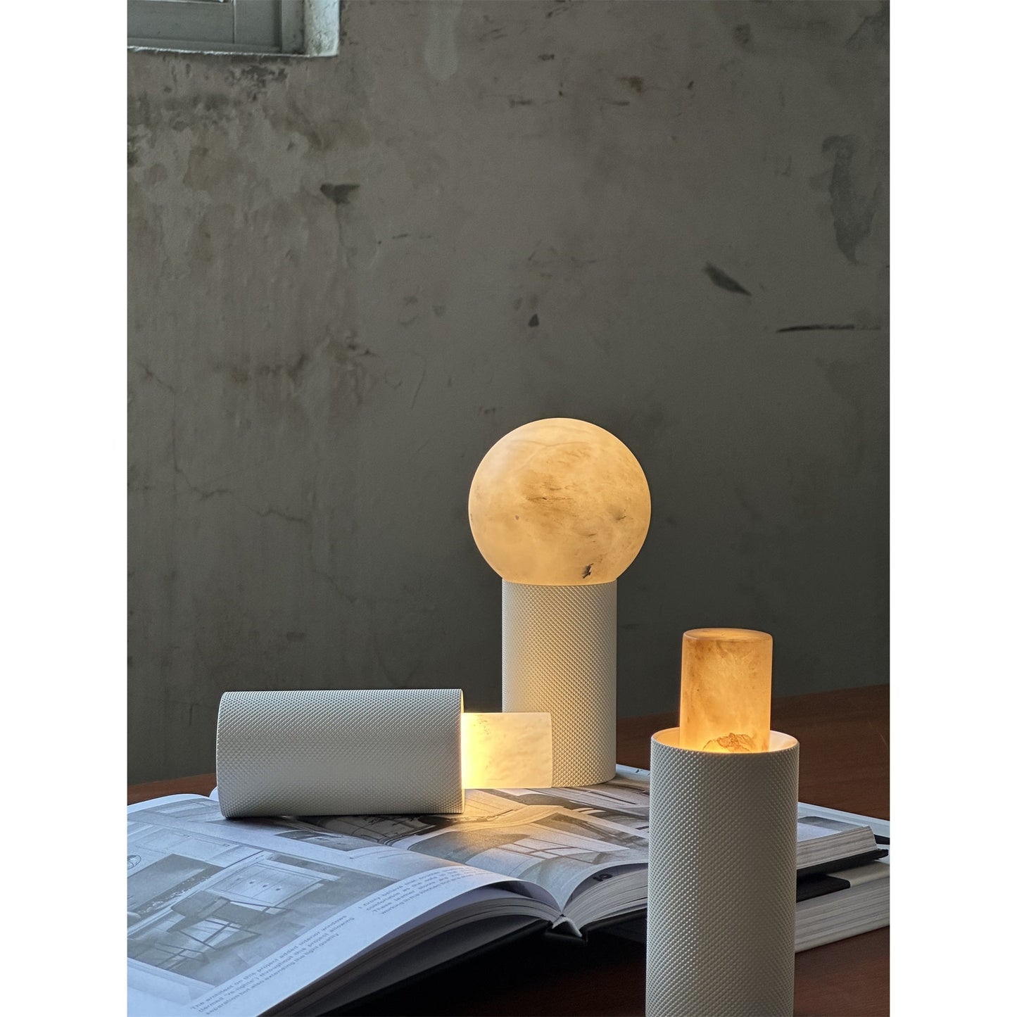 Cordless Alabaster Table Lamp (Built-in Battery)