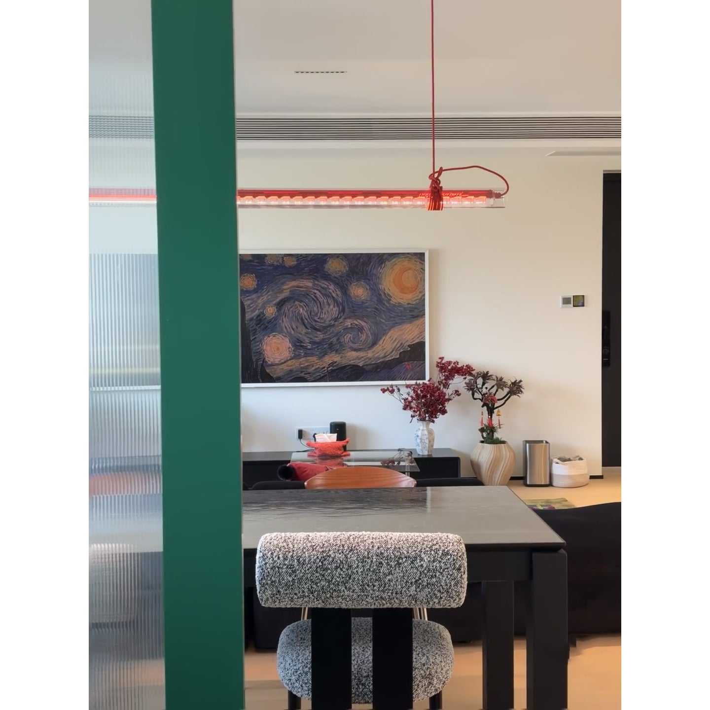 Tubular Linear LED Pendant Lamp