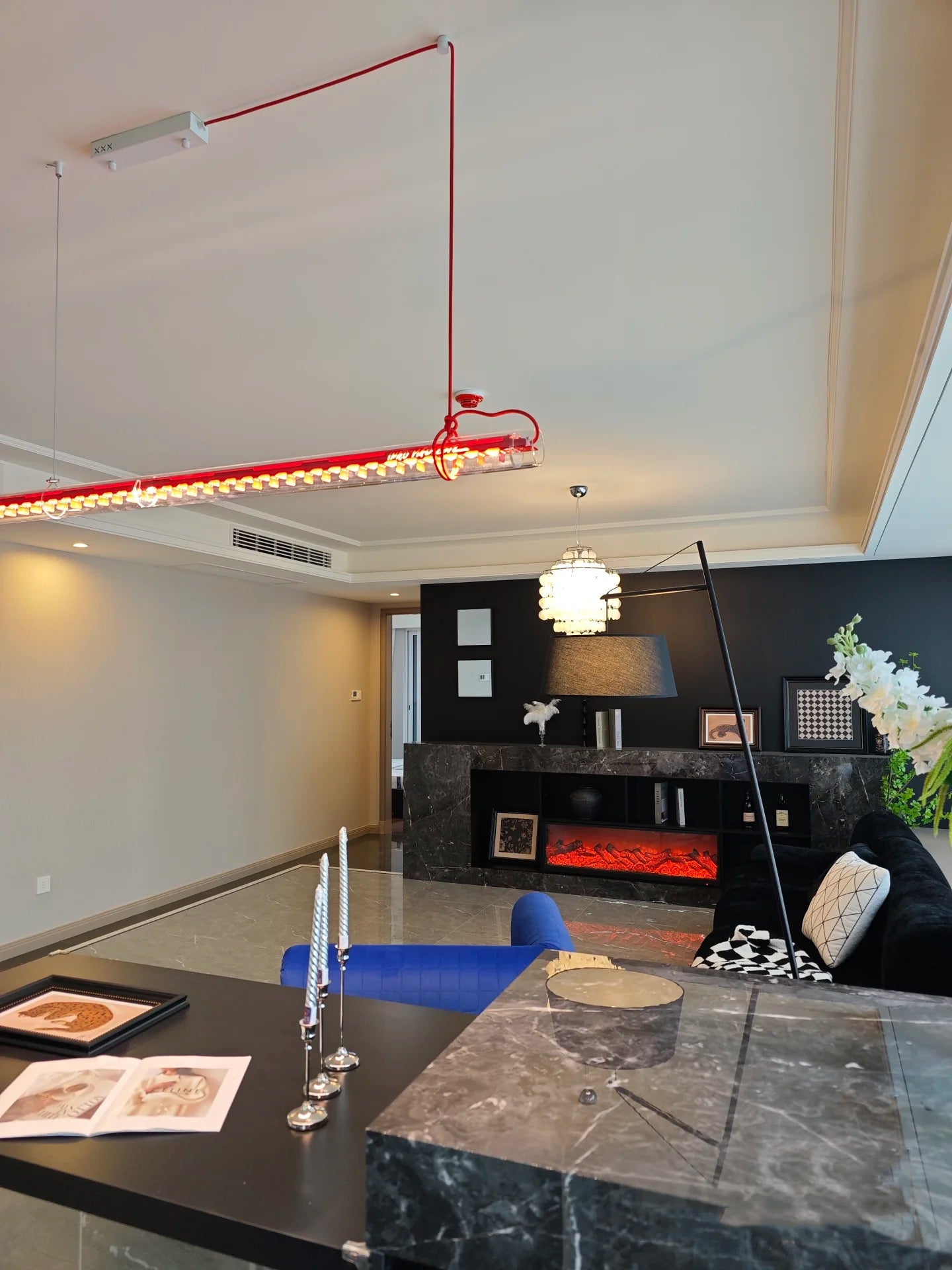 Tubular Linear LED Pendant Lamp