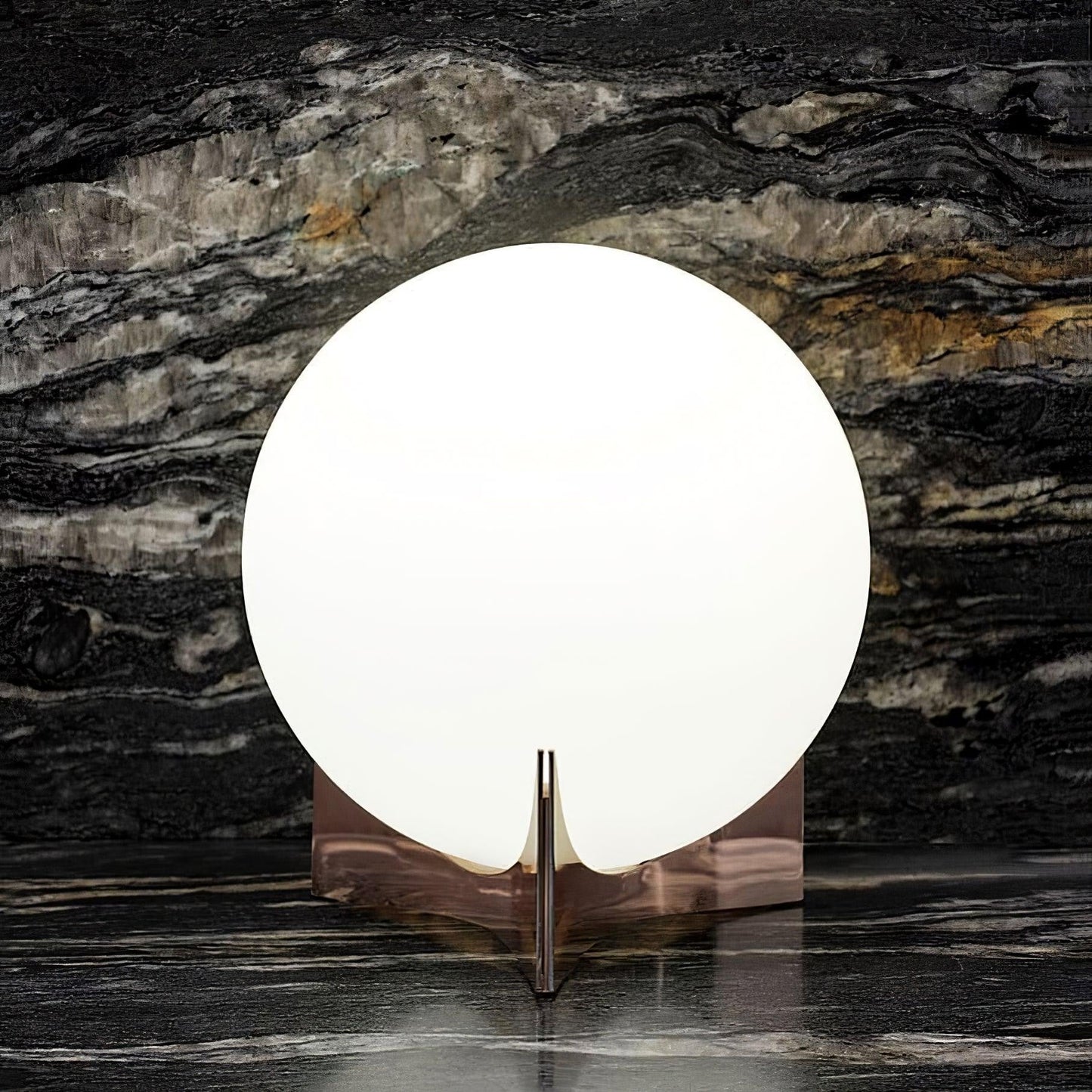 Oscar Glass Globe Table Lamp